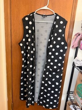 Chaps Black & White Polka Dot Sleeveless Cardigan Vest